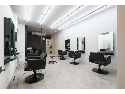 Men’s hair salon First 本厚木